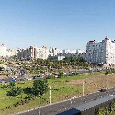 Stylish Panoramic Apartments. Smartplaza. Metro Minskaya Kiev Luaran gambar