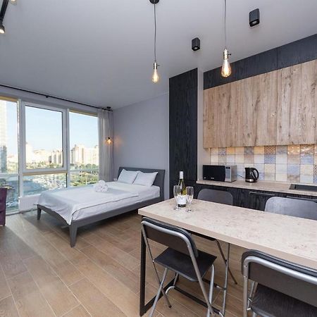 Stylish Panoramic Apartments. Smartplaza. Metro Minskaya Kiev Luaran gambar