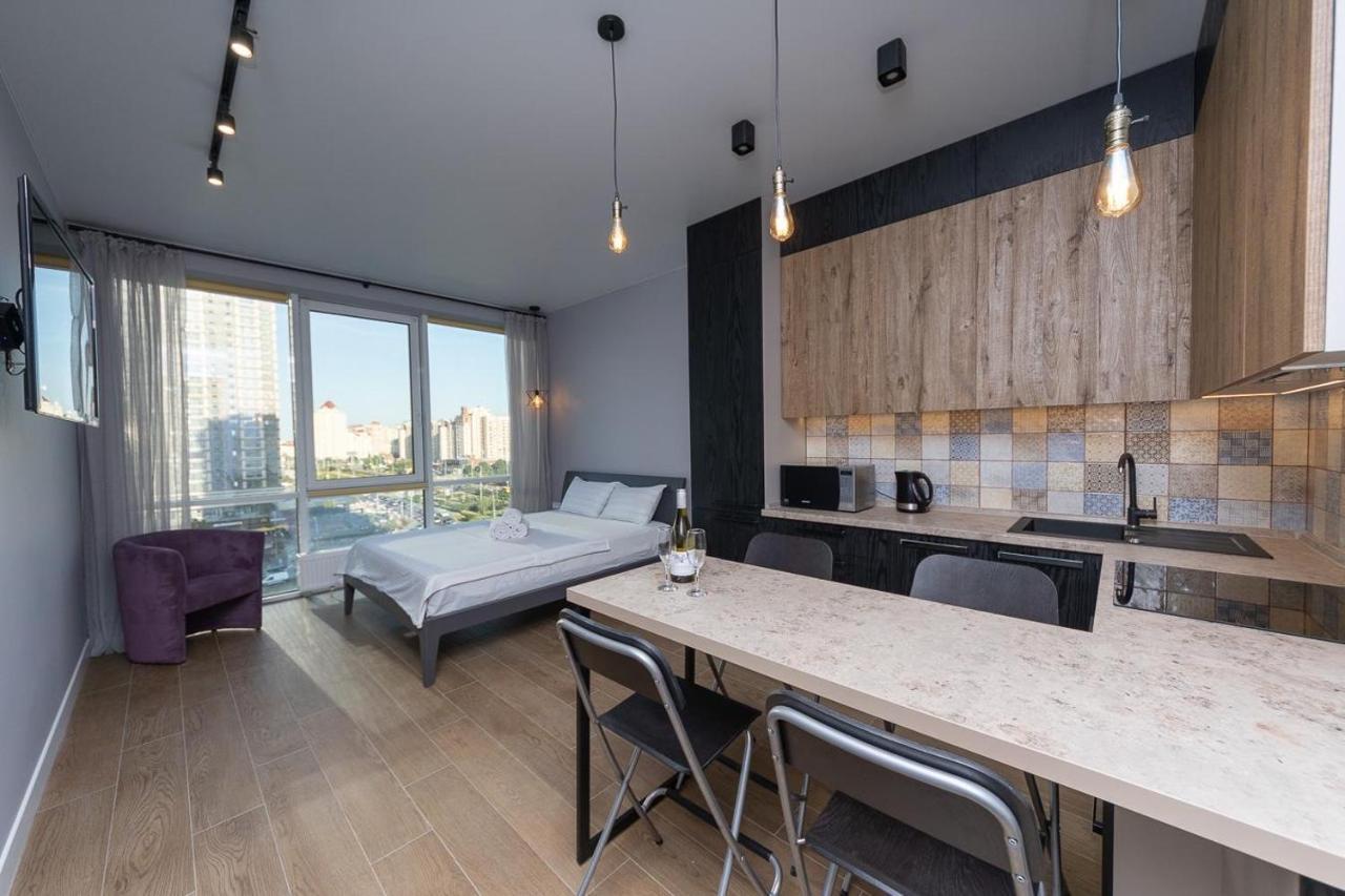 Stylish Panoramic Apartments. Smartplaza. Metro Minskaya Kiev Luaran gambar