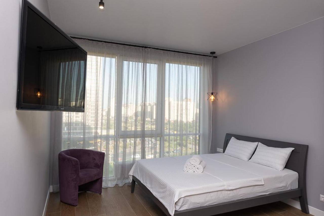 Stylish Panoramic Apartments. Smartplaza. Metro Minskaya Kiev Luaran gambar