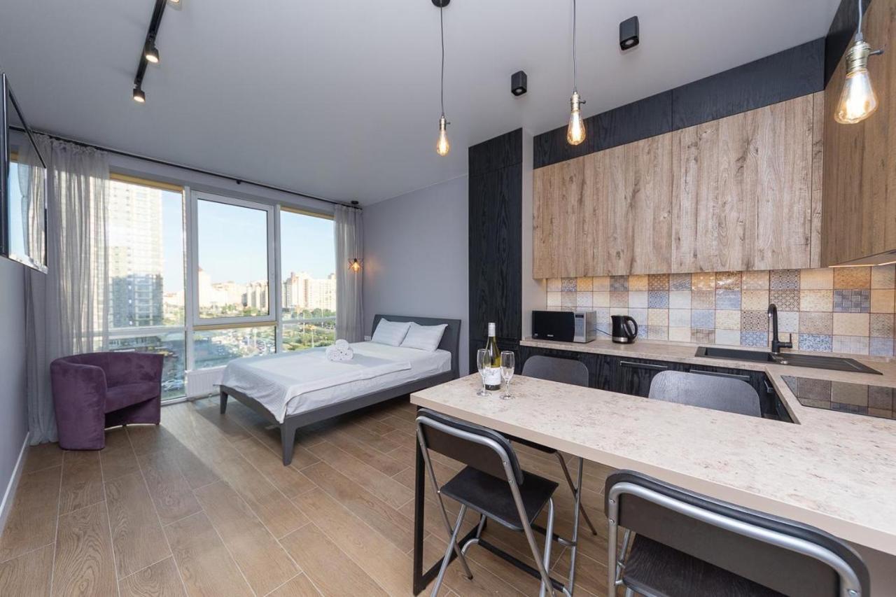 Stylish Panoramic Apartments. Smartplaza. Metro Minskaya Kiev Luaran gambar