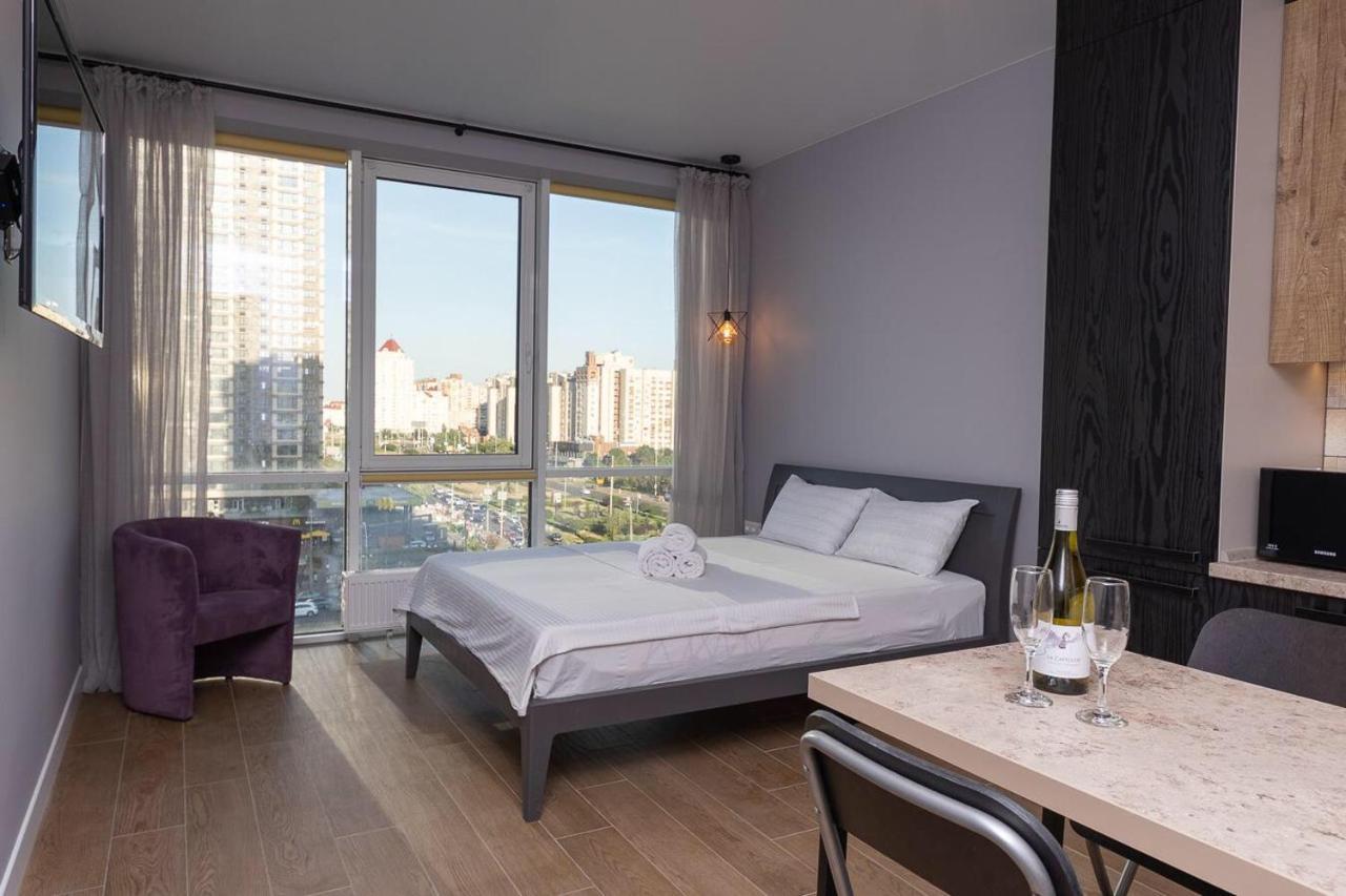 Stylish Panoramic Apartments. Smartplaza. Metro Minskaya Kiev Luaran gambar